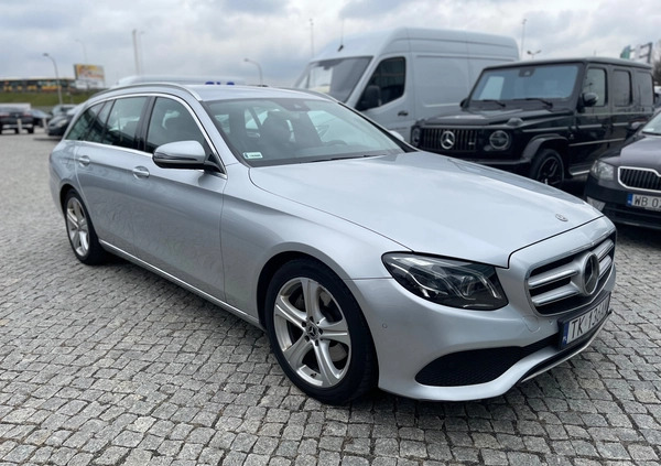 Mercedes-Benz Klasa E cena 91900 przebieg: 235000, rok produkcji 2017 z Warszawa małe 407